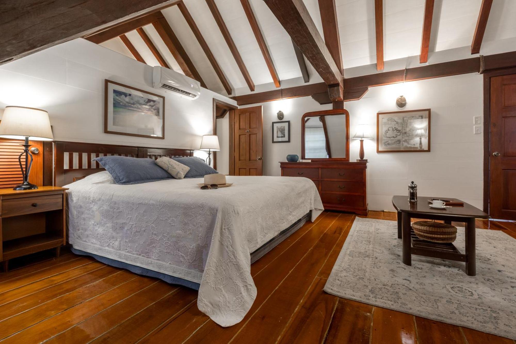 Admiral'S Inn And Gunpowder Suites English Harbour Экстерьер фото