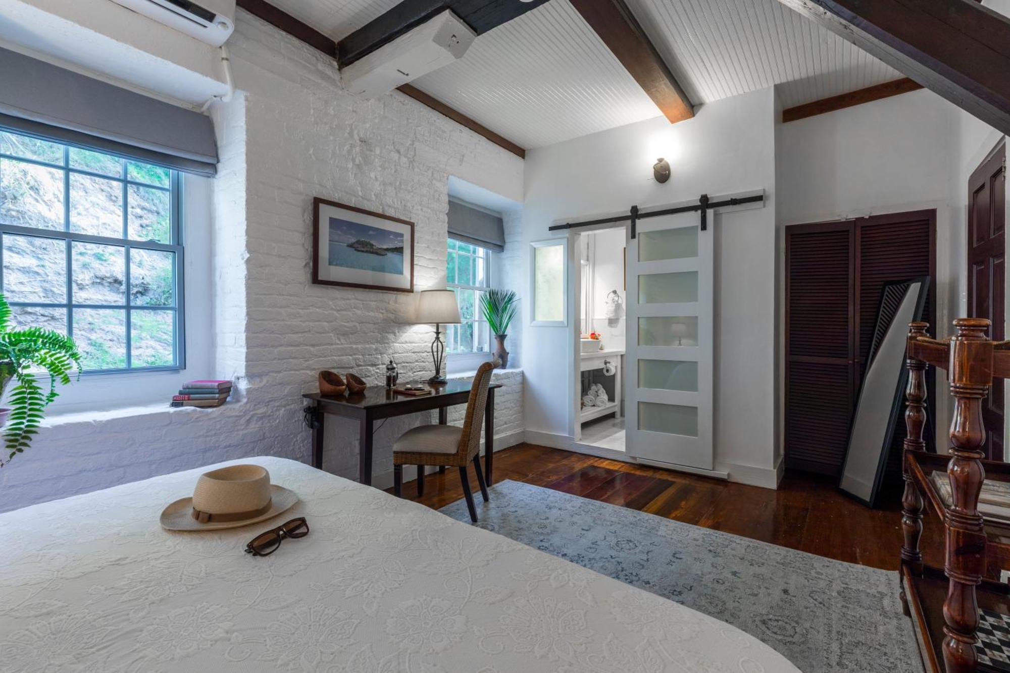 Admiral'S Inn And Gunpowder Suites English Harbour Экстерьер фото