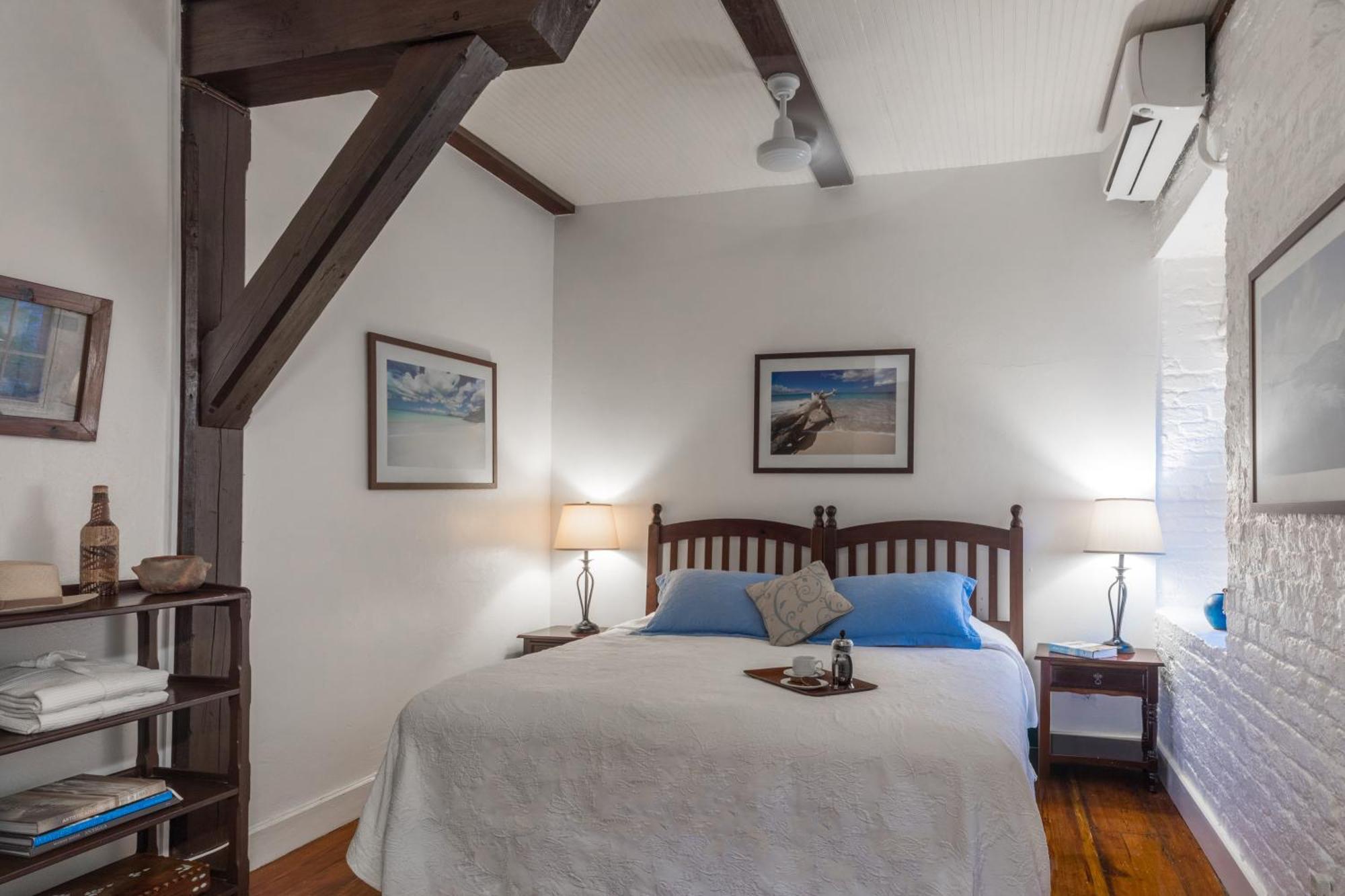 Admiral'S Inn And Gunpowder Suites English Harbour Экстерьер фото