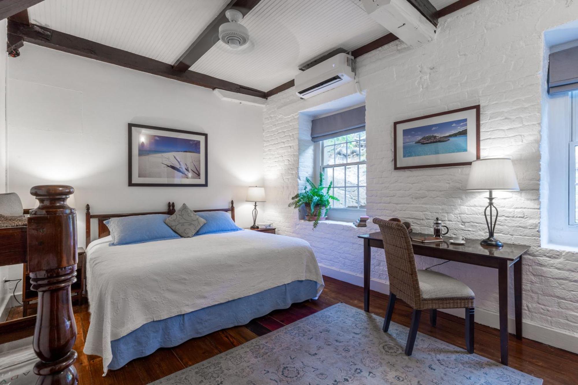 Admiral'S Inn And Gunpowder Suites English Harbour Экстерьер фото